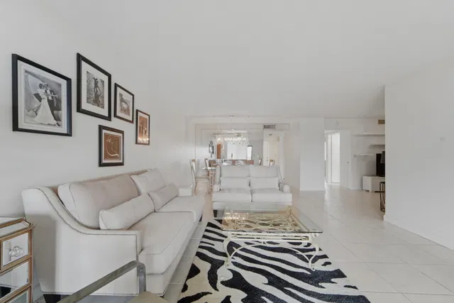  Unit 209 photo 8