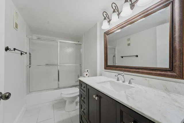  Unit 209 photo 18