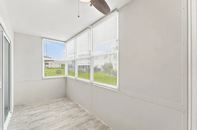  Unit Unit N photo 18
