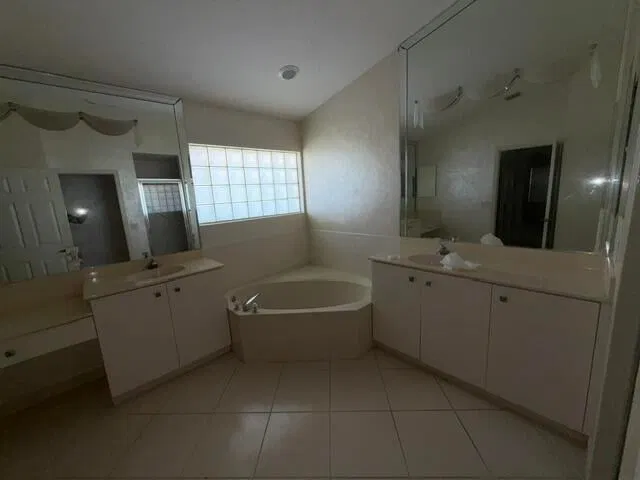 Residence photo 13