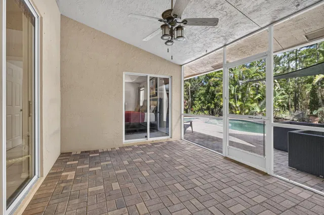  Residence photo 34