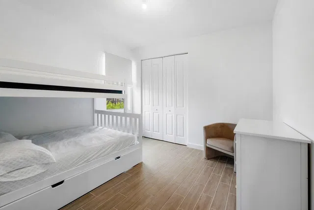Residence photo 8