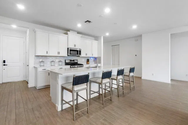 Residence photo 17