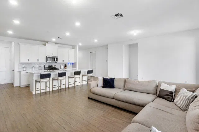 Residence photo 51