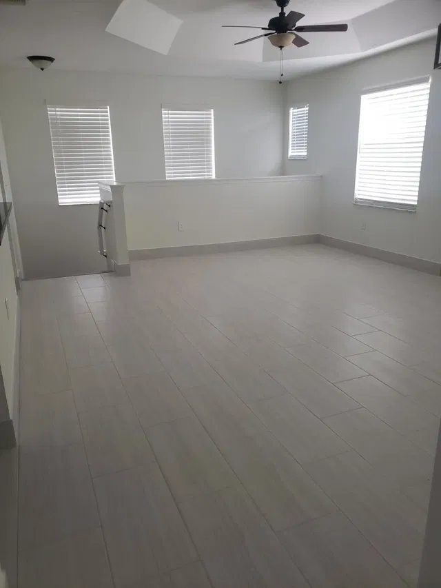 Unit 1101 photo 2