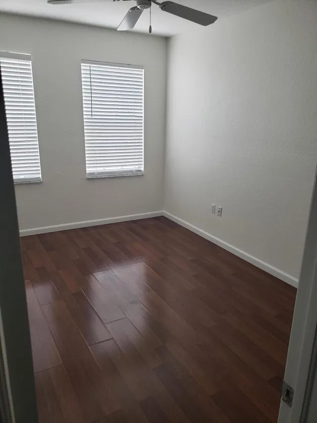 Unit 1101 photo 13