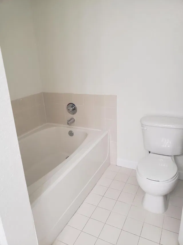 Unit 1101 photo 17