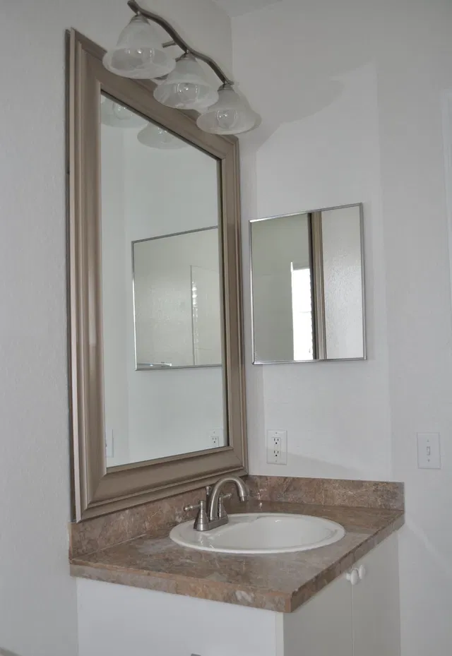 Unit 1101 photo 21