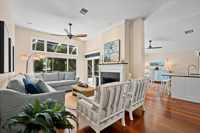 Residence photo 4