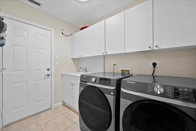 Residence photo 24