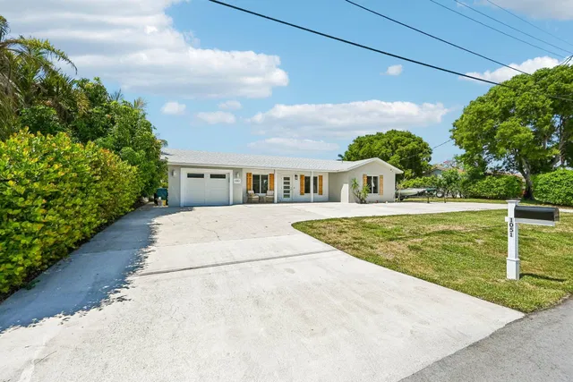 Residence photo 3