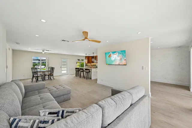 Residence photo 9