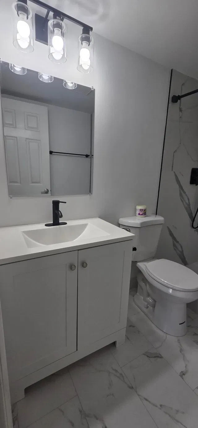 Unit B2 photo 12