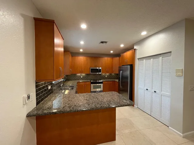 Residence photo 6
