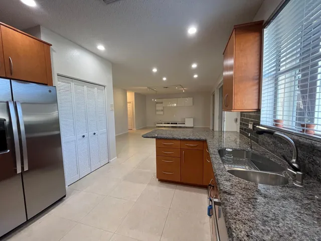 Residence photo 8