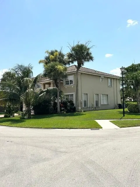 Residence photo 18