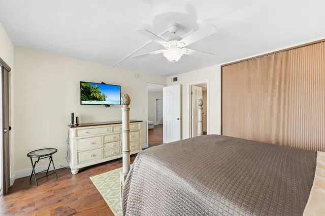 Unit 606 photo 17