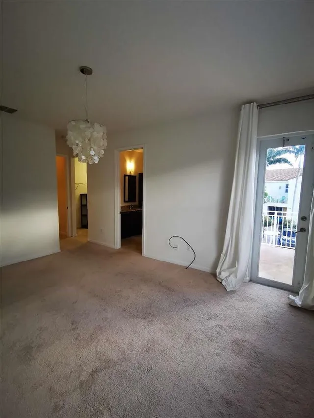 Residence photo 6