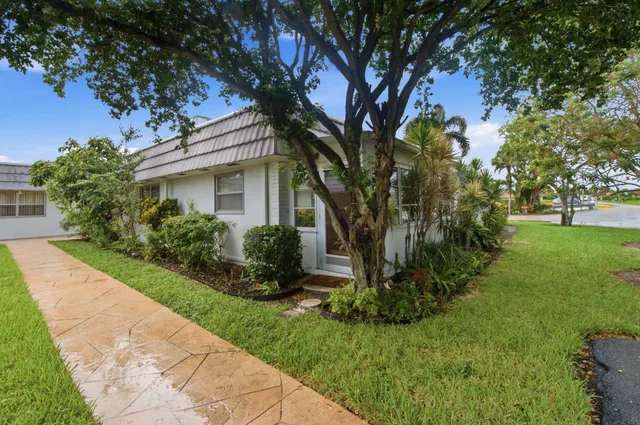 Residence photo 3