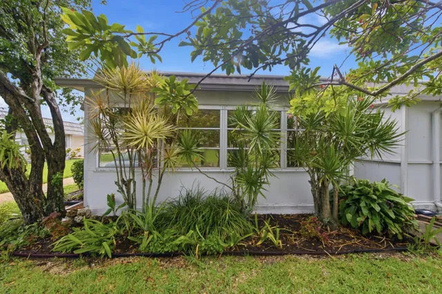 Residence photo 5