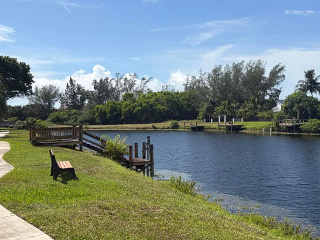 Unit 1190 photo 3