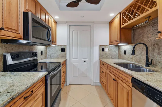 Tiara Singer Island Unit 8A photo 15