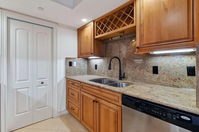 Tiara Singer Island Unit 8A photo 17