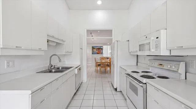  Unit B2 photo 11