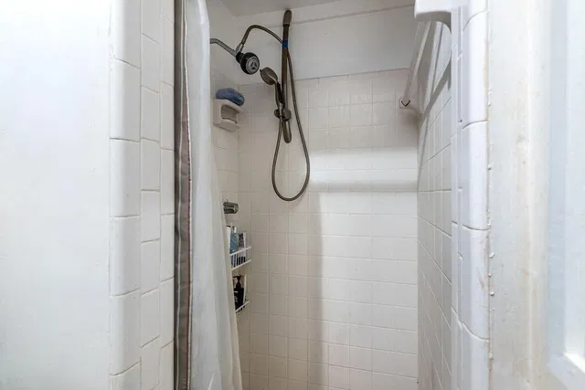 Unit 2 photo 24