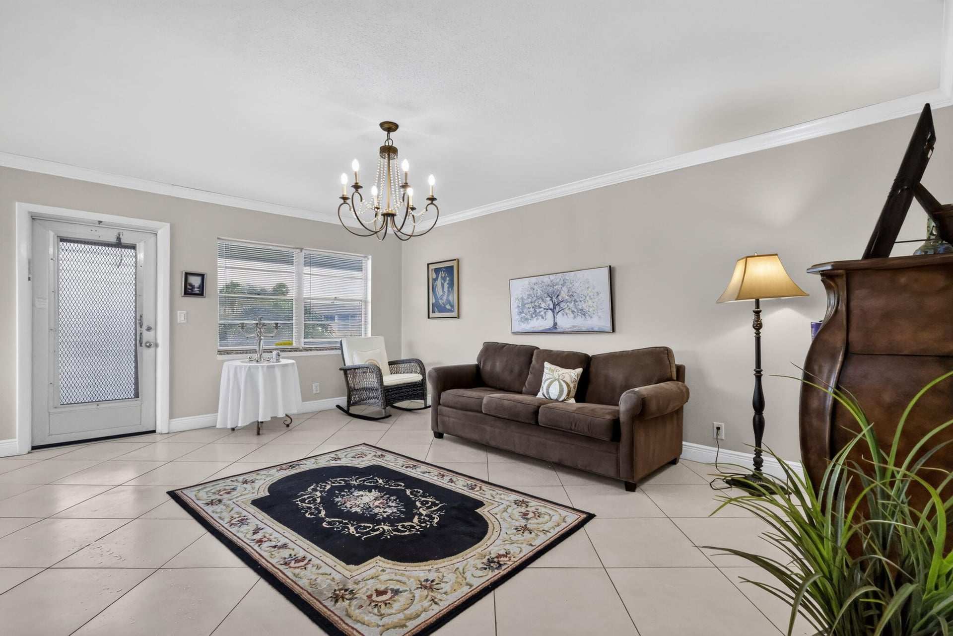 Residence photo 3