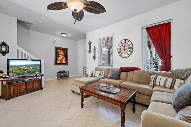 Canterbury Place Residence photo 4