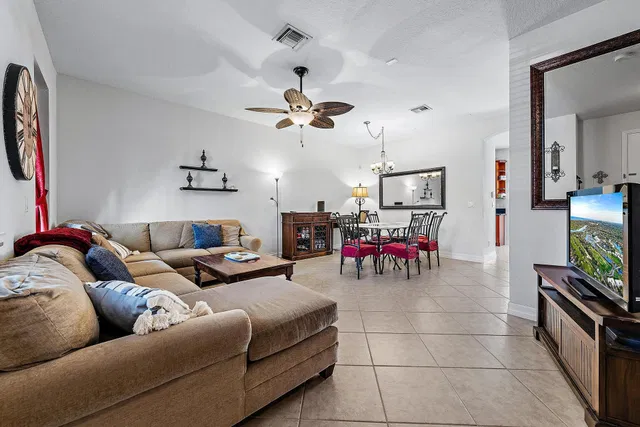 Canterbury Place Residence photo 5
