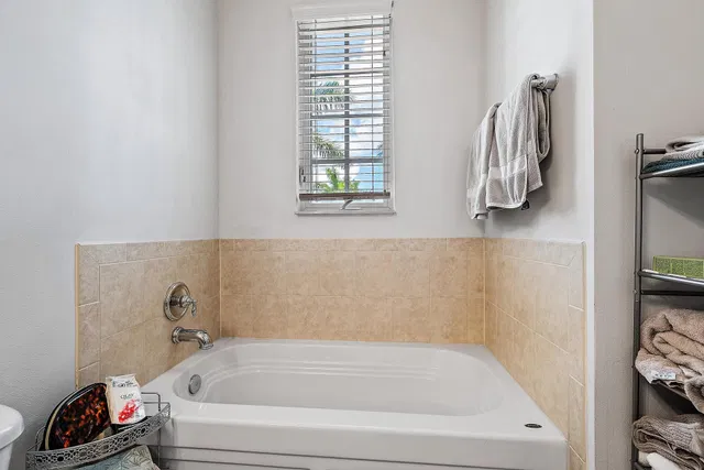 Canterbury Place Residence photo 13