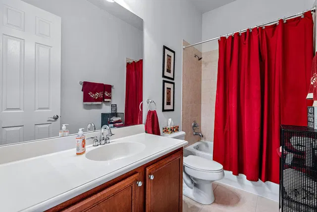 Canterbury Place Residence photo 16