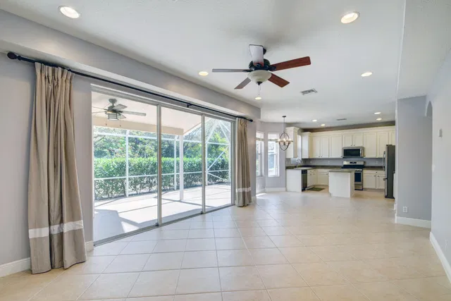 Residence photo 12