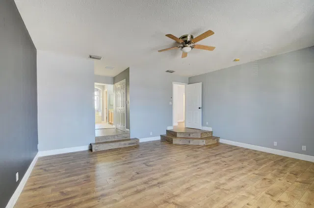 Residence photo 23