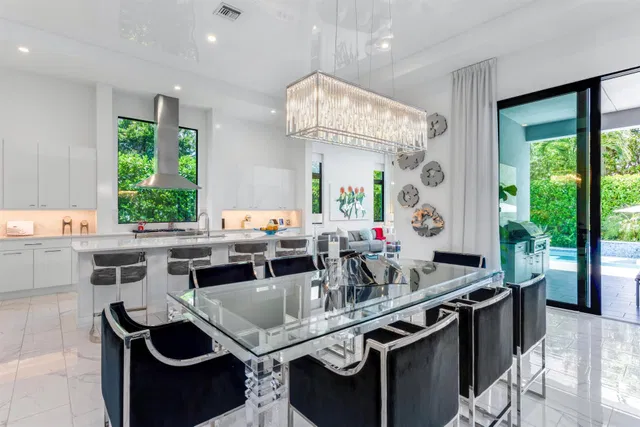 Residence photo 12