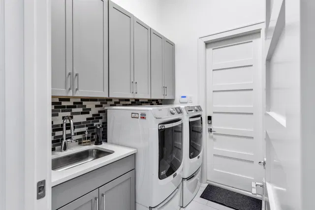 Residence photo 30