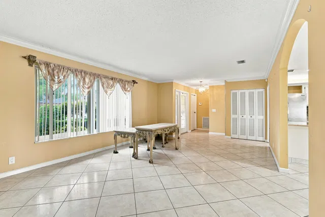 Residence photo 4