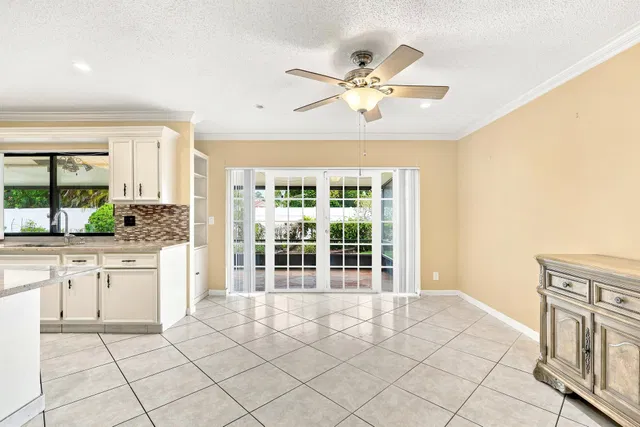  Residence photo 6