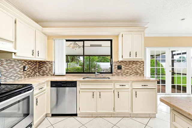  Residence photo 10