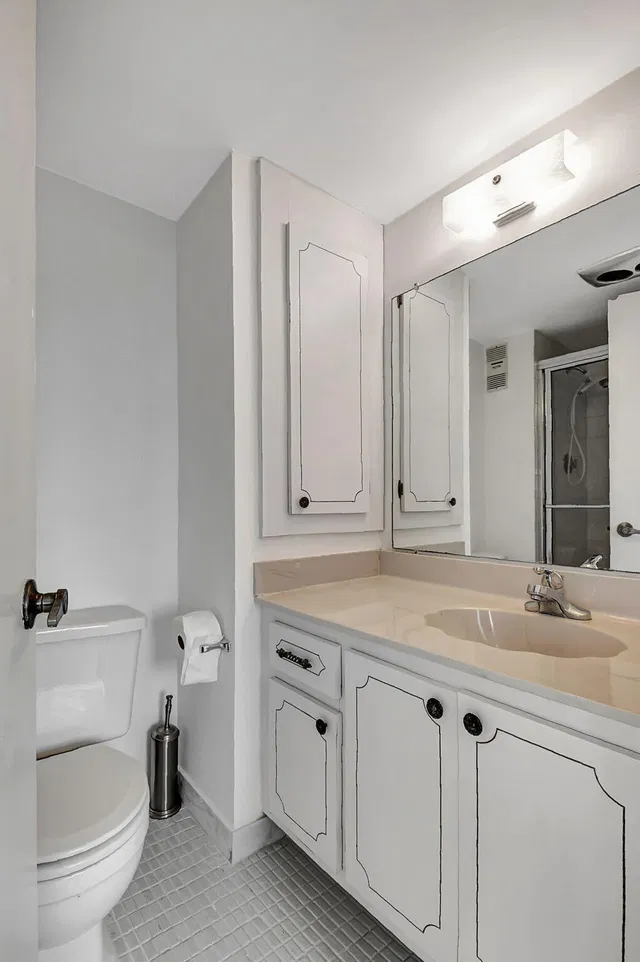 Unit 401 photo 19
