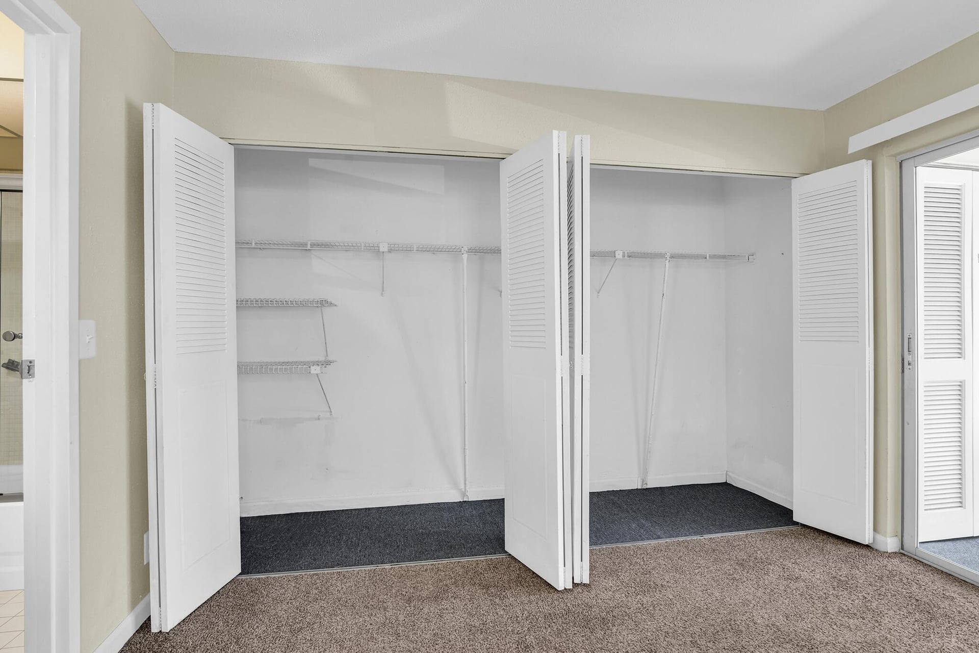 Unit H photo 7