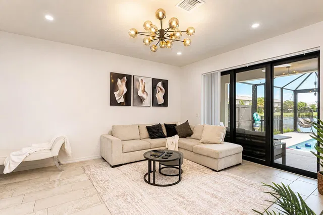Residence photo 20