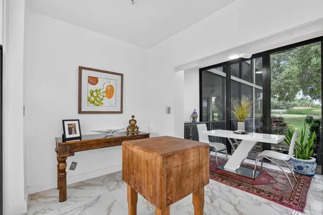 Residence photo 25
