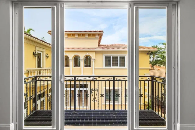  Residence photo 28