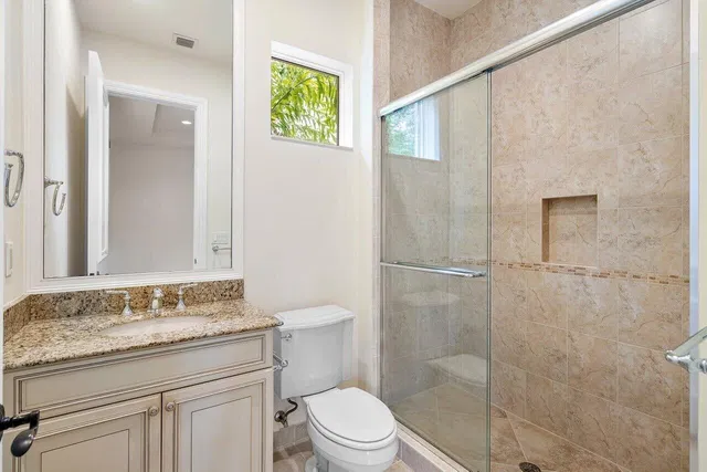  Residence photo 36