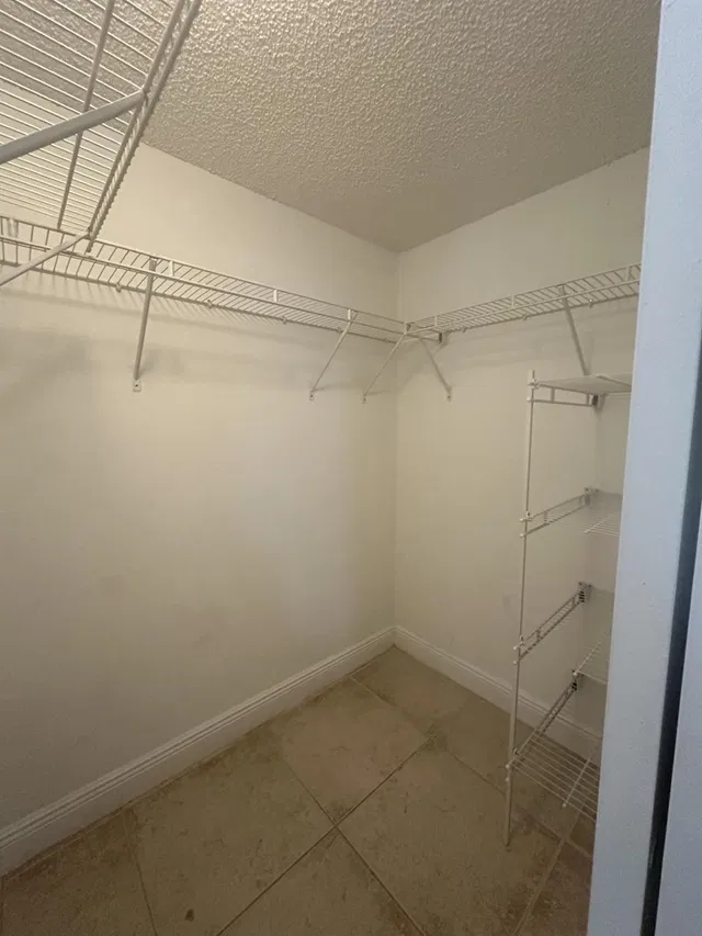 Unit E photo 10