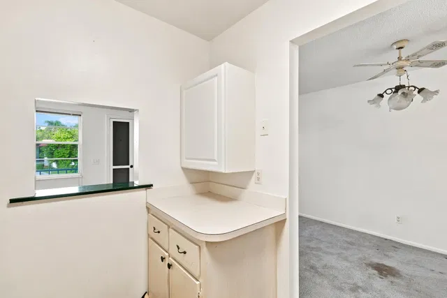 Unit FF-11 photo 21