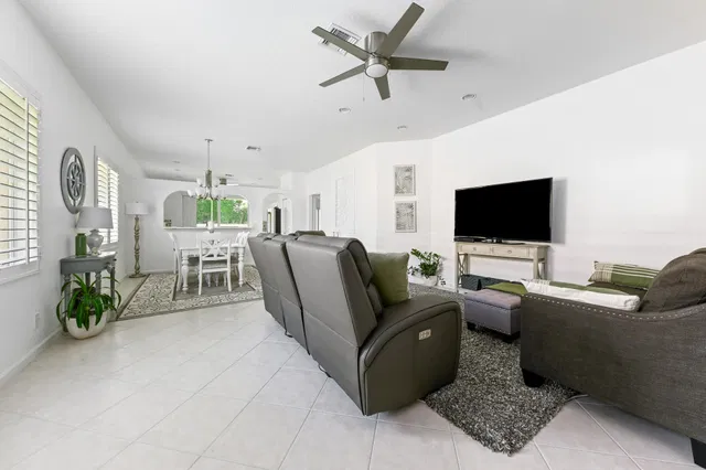 Residence photo 4